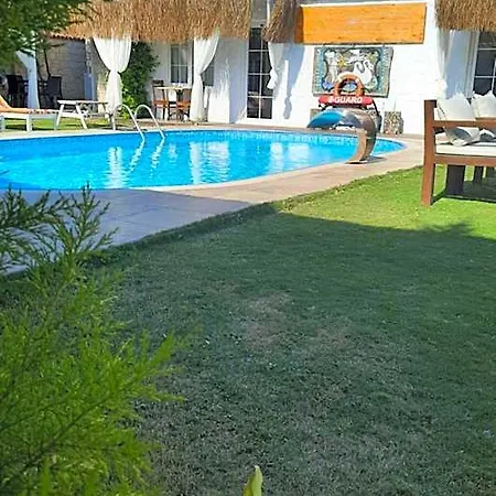 Rikas Boutique فندق